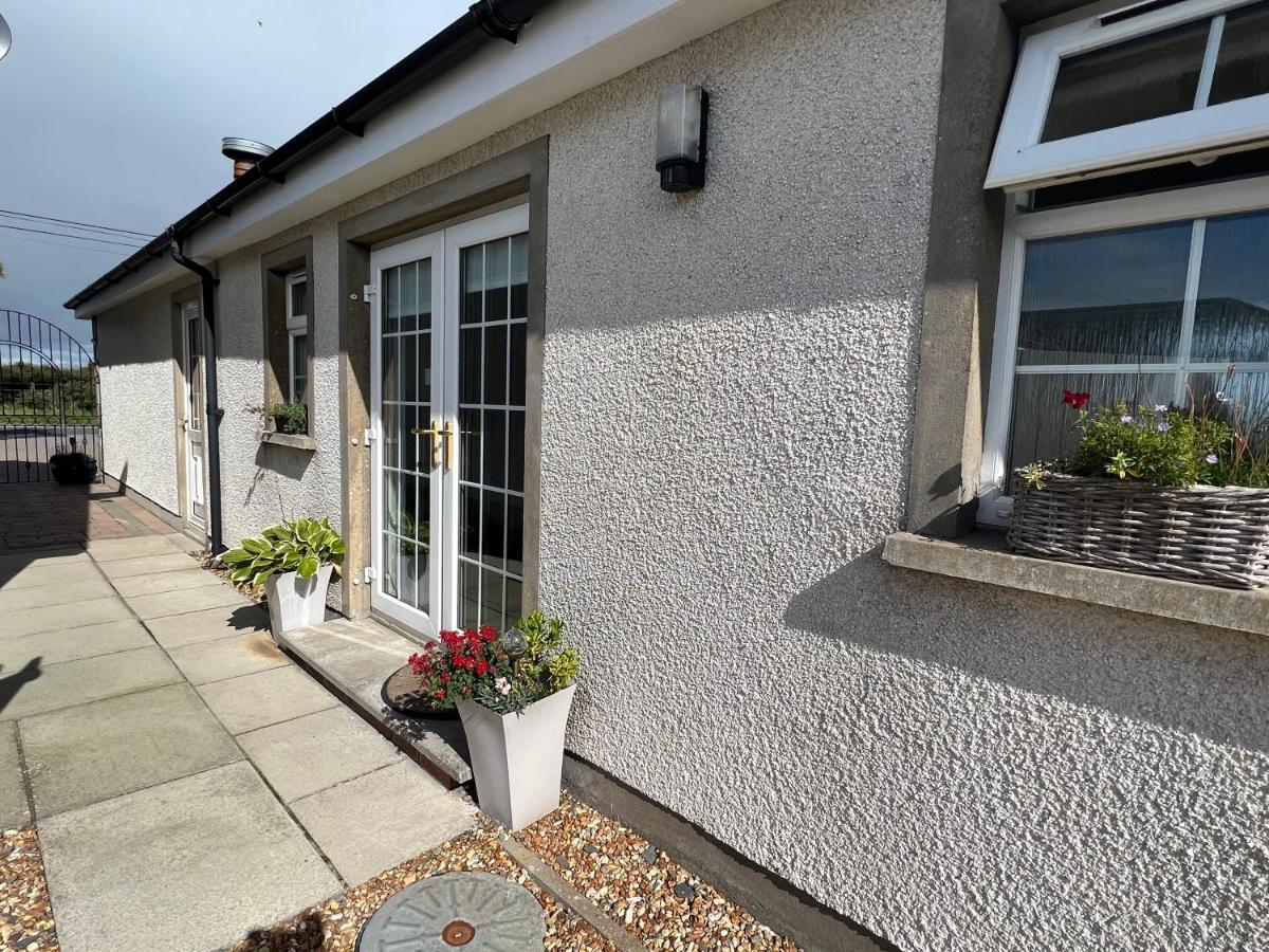Smythe Cottage Kirkistown Екстериор снимка